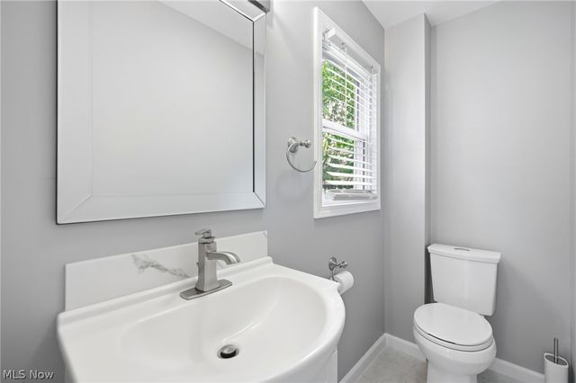 1518 Roselawn Road, Mayfield Heights, OH 44124