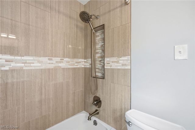1518 Roselawn Road, Mayfield Heights, OH 44124