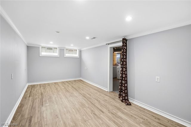 1518 Roselawn Road, Mayfield Heights, OH 44124