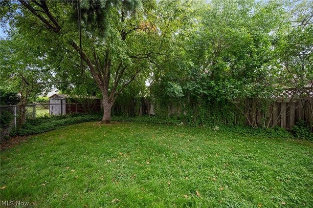 1518 Roselawn Road, Mayfield Heights, OH 44124