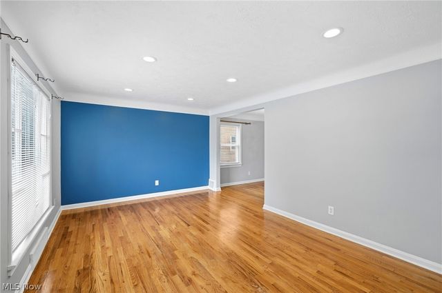 1518 Roselawn Road, Mayfield Heights, OH 44124