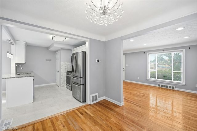 1518 Roselawn Road, Mayfield Heights, OH 44124