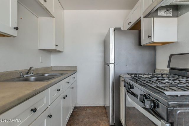 110 N 33RD Avenue, Phoenix, AZ 85009