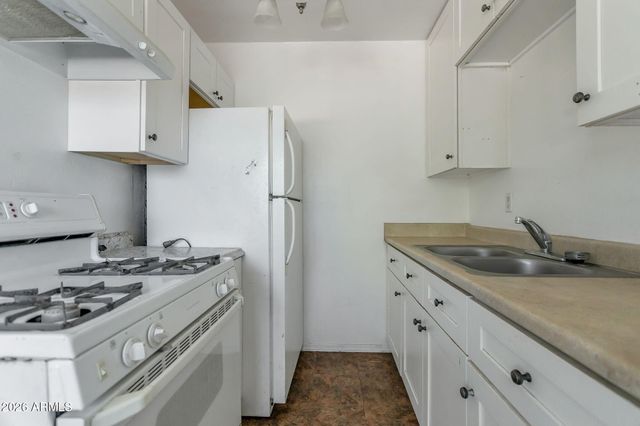 110 N 33RD Avenue, Phoenix, AZ 85009