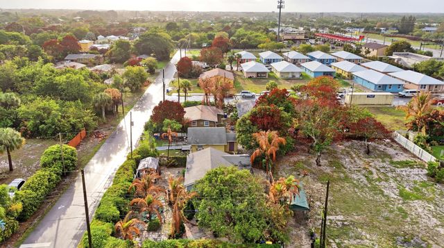 8160 SE Washington Avenue, Hobe Sound, FL 33455