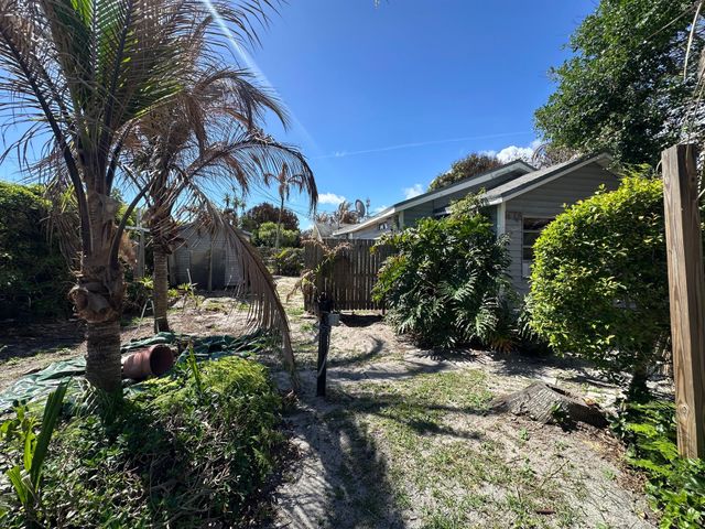 8160 SE Washington Avenue, Hobe Sound, FL 33455