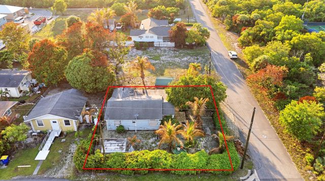 8160 SE Washington Avenue, Hobe Sound, FL 33455