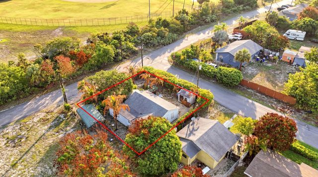 8160 SE Washington Avenue, Hobe Sound, FL 33455