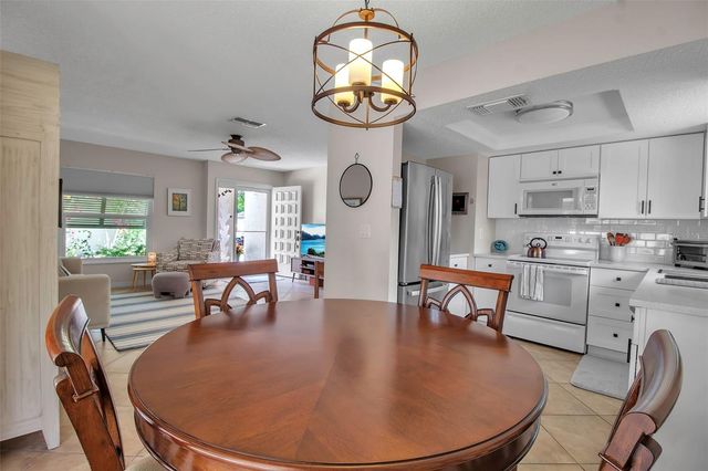 721 N JEFFERSON AVENUE 721, Sarasota, FL 34237