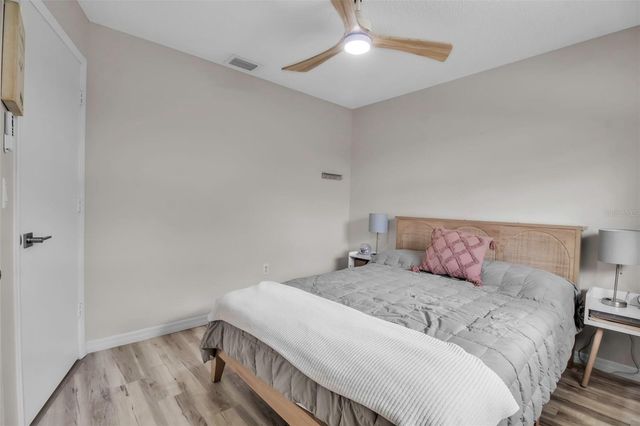 721 N JEFFERSON AVENUE 721, Sarasota, FL 34237