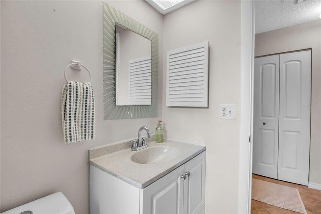 721 N JEFFERSON AVENUE 721, Sarasota, FL 34237