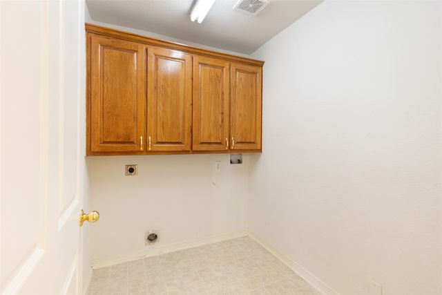 2219 Pecan Grove Court, Dallas, TX 75228