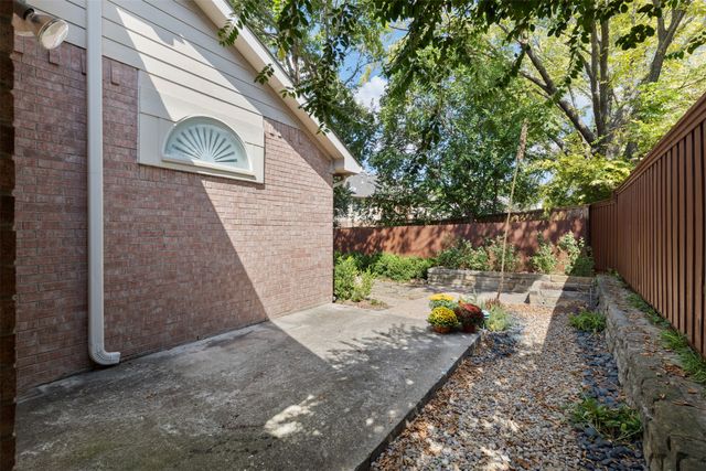 2219 Pecan Grove Court, Dallas, TX 75228