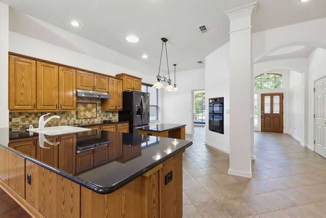 2219 Pecan Grove Court, Dallas, TX 75228