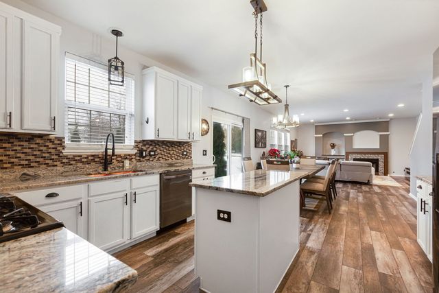 658 N Silver Leaf Lane, Round Lake, IL 60073