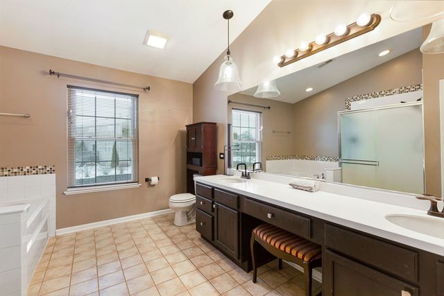 658 N Silver Leaf Lane, Round Lake, IL 60073