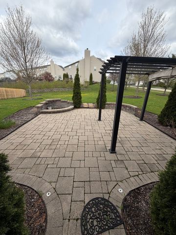 658 N Silver Leaf Lane, Round Lake, IL 60073