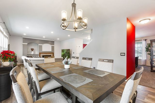 658 N Silver Leaf Lane, Round Lake, IL 60073