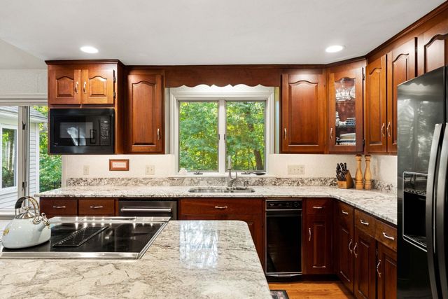1 Breckenridge Road, North Andover, MA 01845