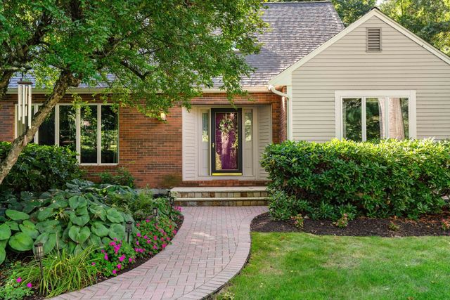 1 Breckenridge Road, North Andover, MA 01845