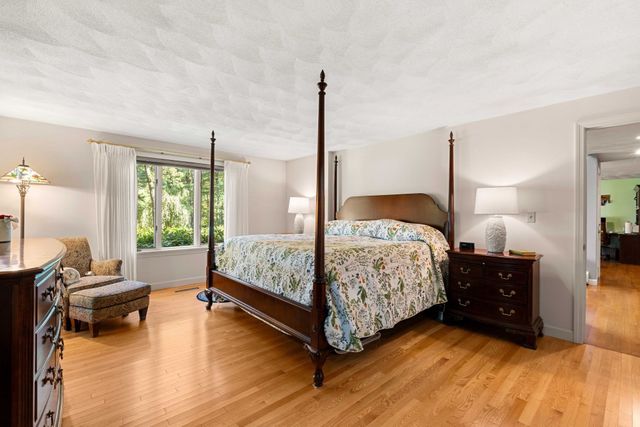 1 Breckenridge Road, North Andover, MA 01845