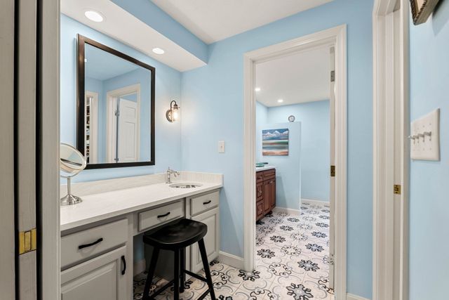 1 Breckenridge Road, North Andover, MA 01845
