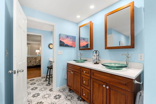 1 Breckenridge Road, North Andover, MA 01845