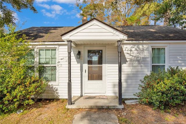 5426 Pinecrest Drive, Hope Mills, NC 28348