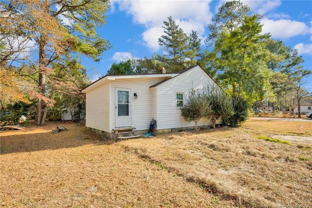 5426 Pinecrest Drive, Hope Mills, NC 28348