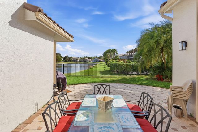 19360 Skyridge Circle, Boca Raton, FL 33498