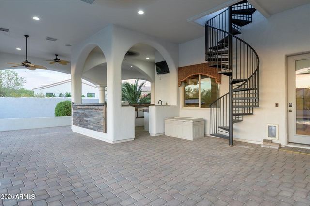 8214 E KAEL Street, Mesa, AZ 85207