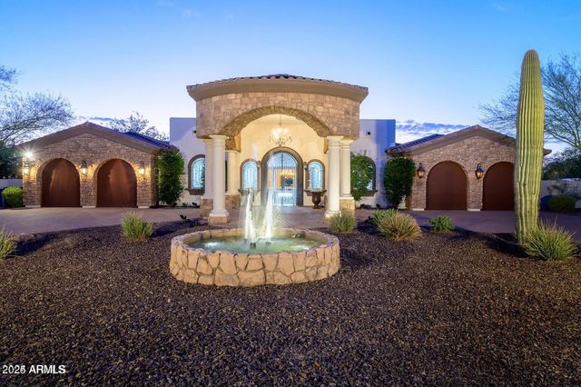 8214 E KAEL Street, Mesa, AZ 85207