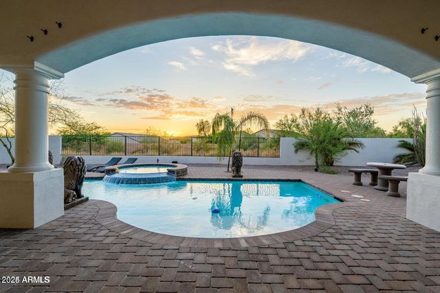 8214 E KAEL Street, Mesa, AZ 85207