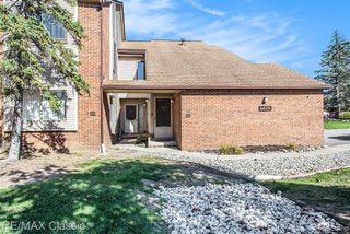 6619 Ridgefield Circle 205, West Bloomfield, MI 48322
