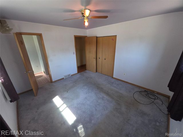 23040 Beverly Street, Oak Park, MI 48237