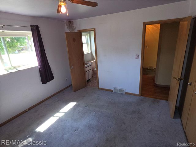 23040 Beverly Street, Oak Park, MI 48237