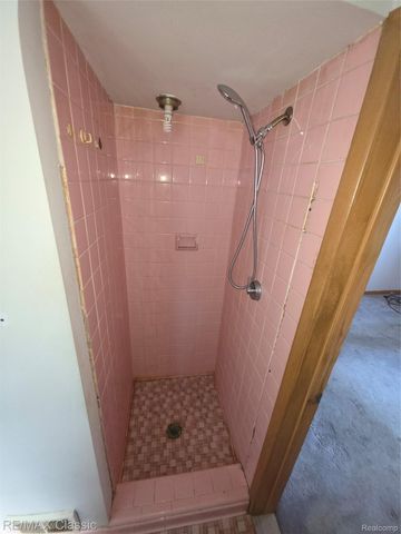 23040 Beverly Street, Oak Park, MI 48237