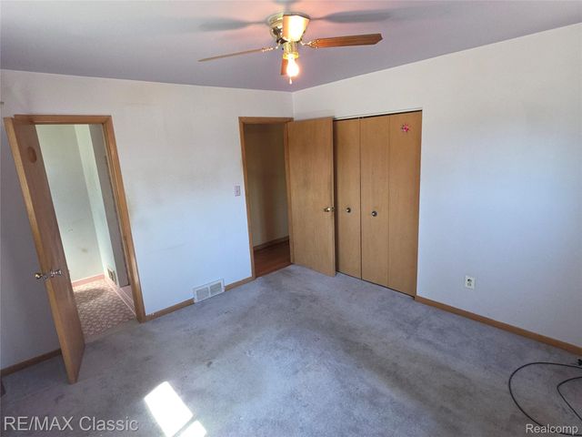 23040 Beverly Street, Oak Park, MI 48237