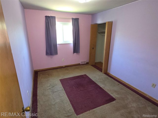 23040 Beverly Street, Oak Park, MI 48237