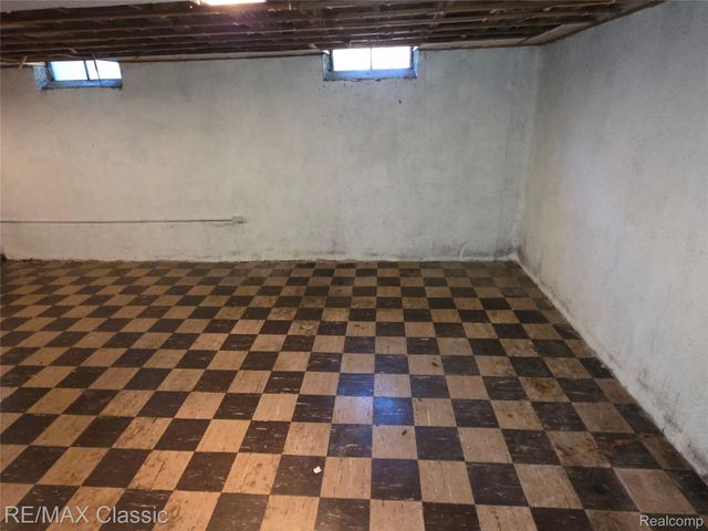 23040 Beverly Street, Oak Park, MI 48237