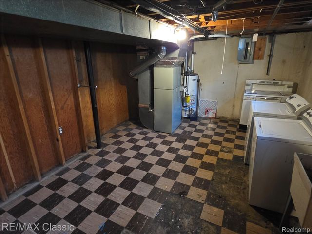 23040 Beverly Street, Oak Park, MI 48237