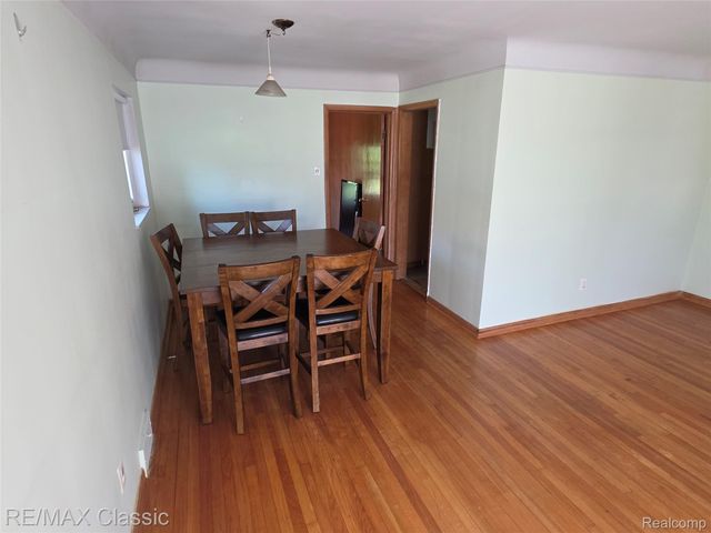 23040 Beverly Street, Oak Park, MI 48237