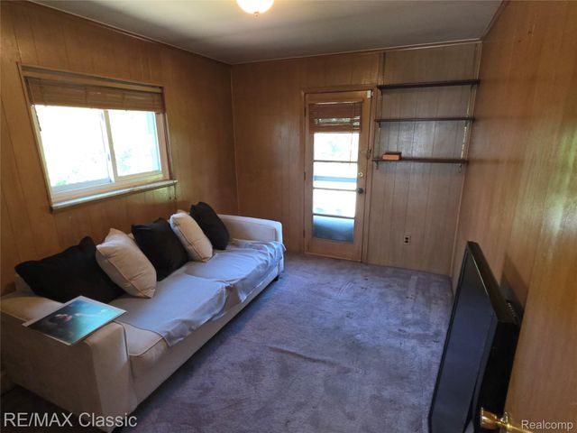 23040 Beverly Street, Oak Park, MI 48237