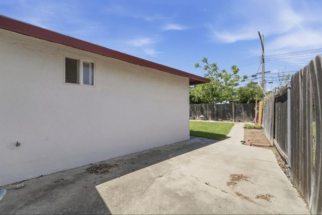 3171 Nordyke Dr, Sacramento, CA 95833