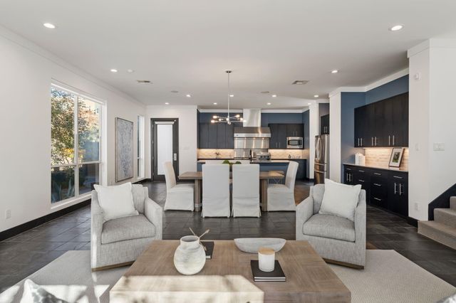 162 Vieux Carre Drive, Houston, TX 77009