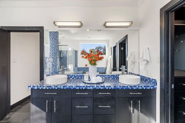 162 Vieux Carre Drive, Houston, TX 77009