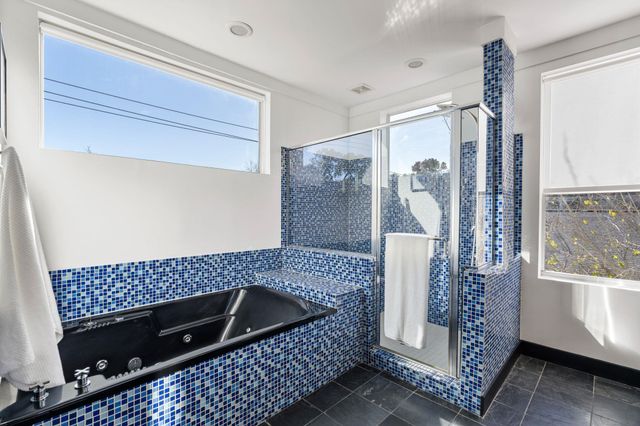 162 Vieux Carre Drive, Houston, TX 77009