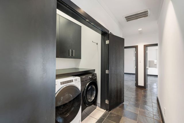 162 Vieux Carre Drive, Houston, TX 77009