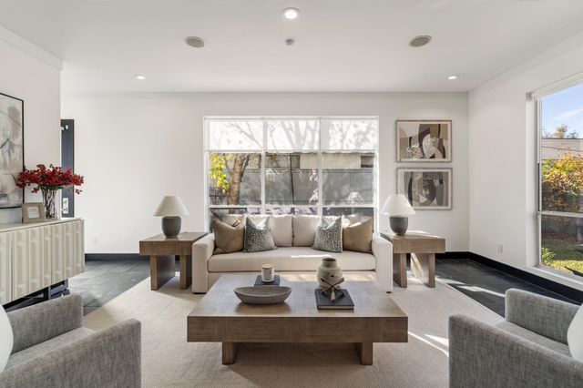 162 Vieux Carre Drive, Houston, TX 77009