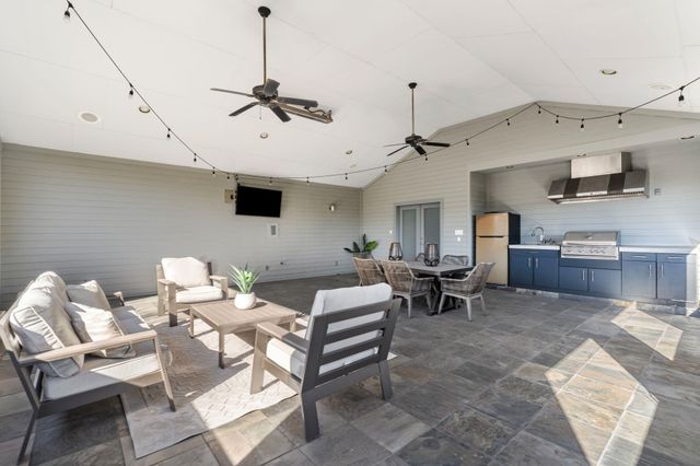 162 Vieux Carre Drive, Houston, TX 77009